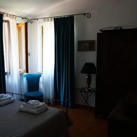 Nel Bosco, Scappo In Umbria