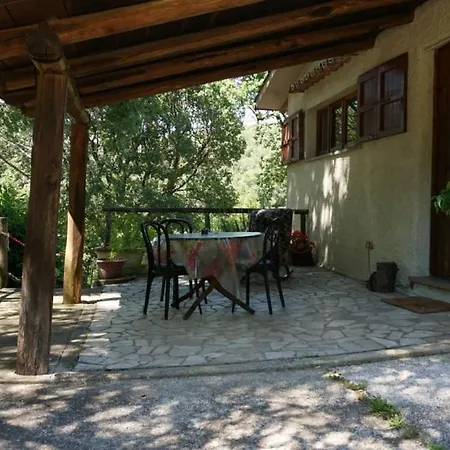 Nel Bosco, Scappo In Umbria Alloggio in famiglia Amelia