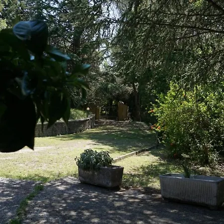 Nel Bosco, Scappo In Umbria Alloggio in famiglia *